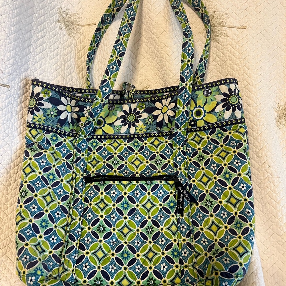 Retired Vera Bradley Daisy Daisy Large Tote